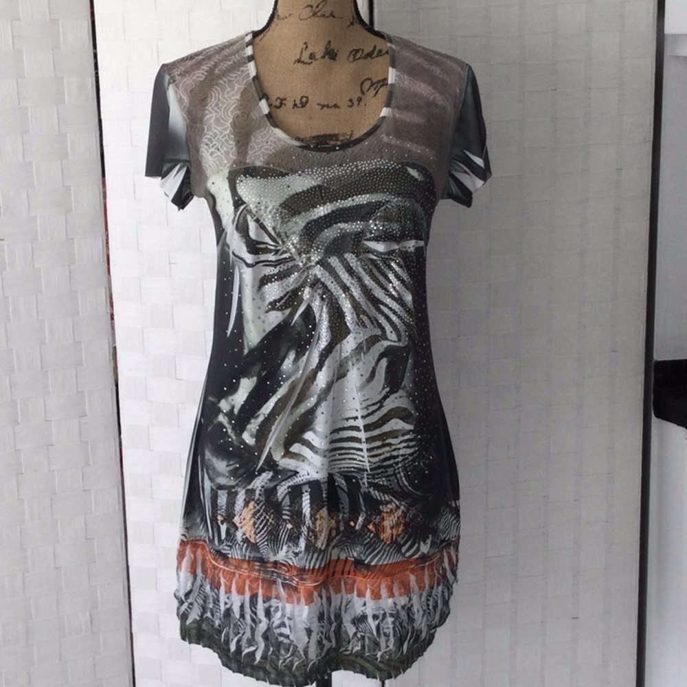 Woman’s Crisca Dress color green white & orange short sleeves Size M  #465